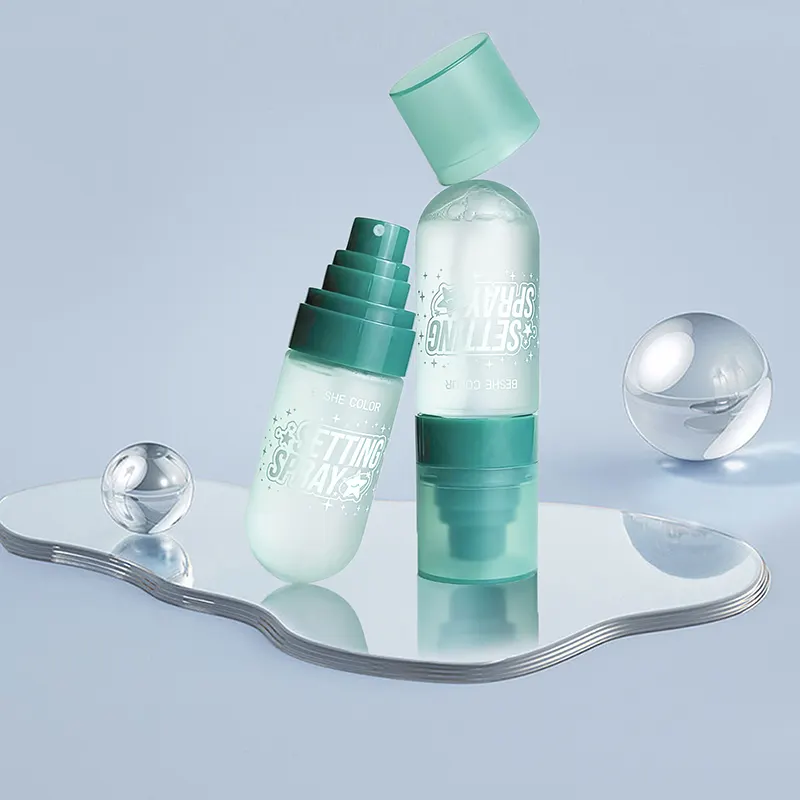 Botaniczny spray do makijażu